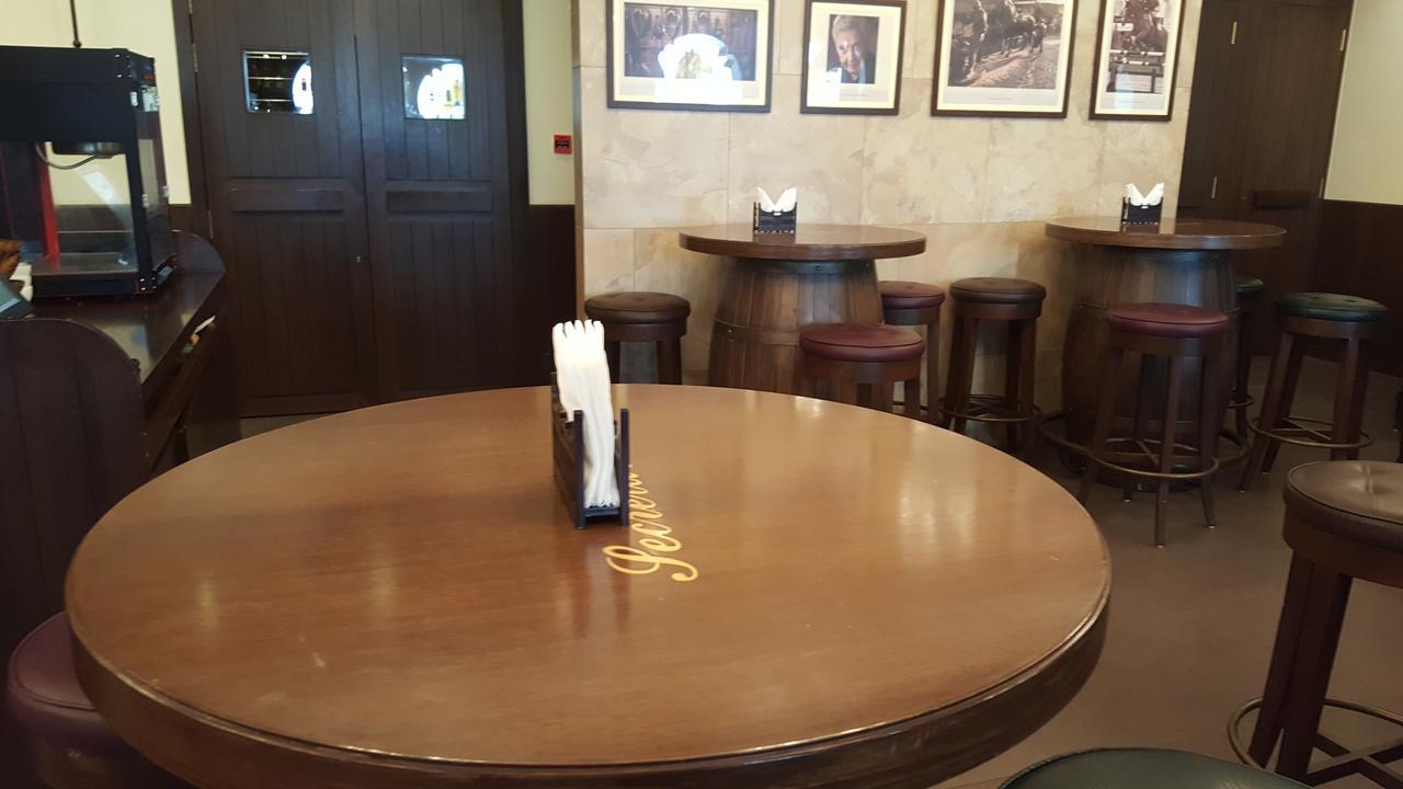Hotel Peninsula Redpine Βομβάη Εξωτερικό φωτογραφία