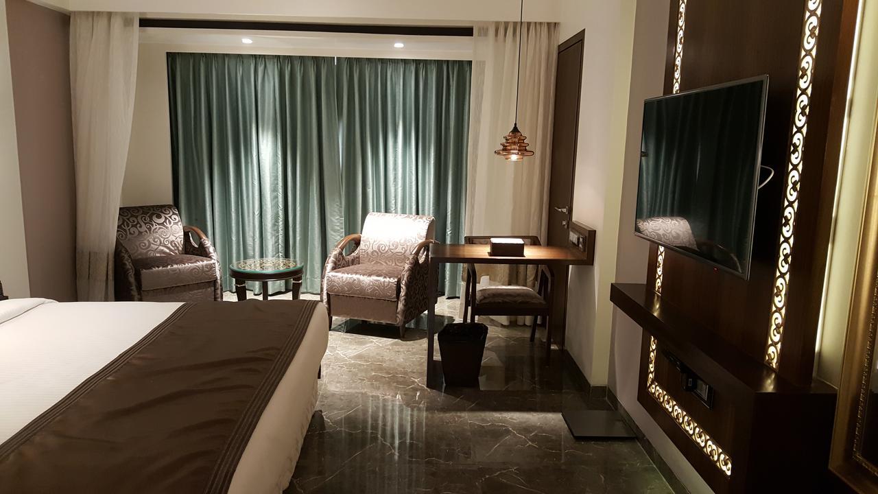 Hotel Peninsula Redpine Βομβάη Εξωτερικό φωτογραφία