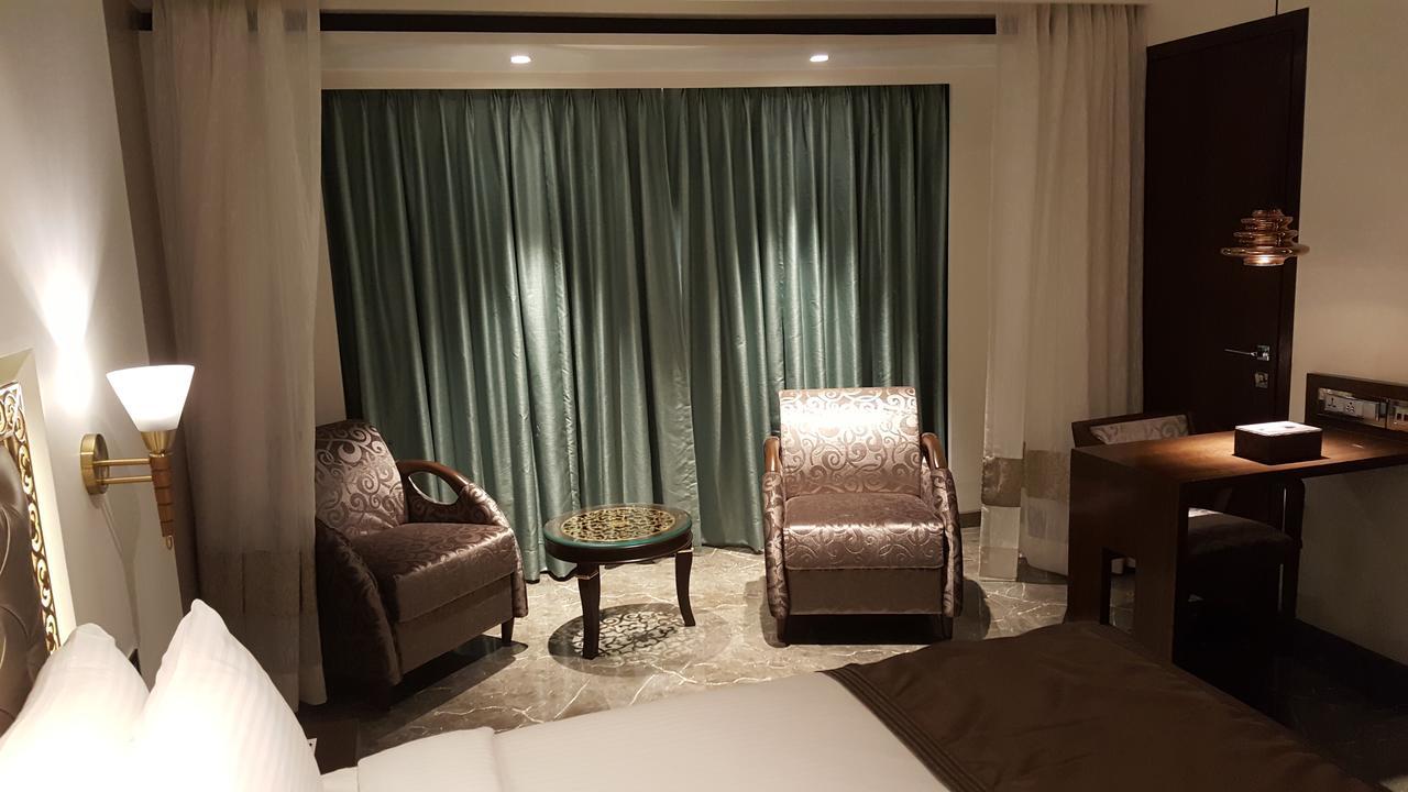 Hotel Peninsula Redpine Βομβάη Εξωτερικό φωτογραφία