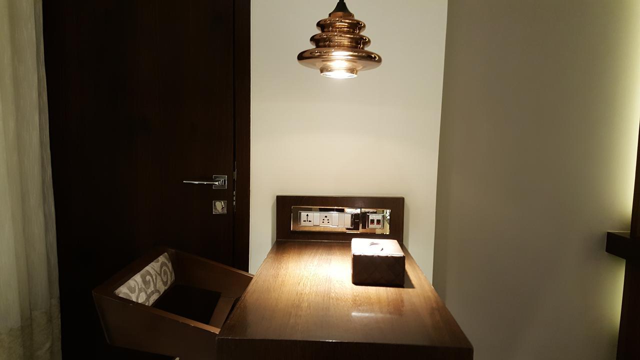Hotel Peninsula Redpine Βομβάη Εξωτερικό φωτογραφία