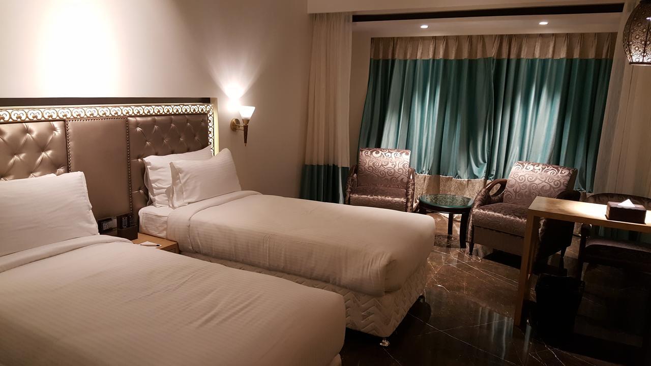 Hotel Peninsula Redpine Βομβάη Εξωτερικό φωτογραφία